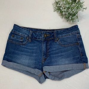 {Bullhead} denim Co Jean shorts size 3 low rise